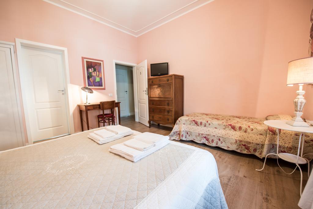 B&B Lory'S House Arezzo Rum bild